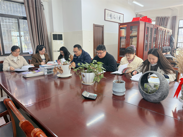 組團(tuán)聚力！讓教學(xué)做到“精準(zhǔn)滴灌”(圖1)