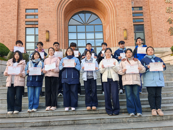 單詞大作戰(zhàn)！合七學(xué)子角逐最強(qiáng)詞王(圖4)