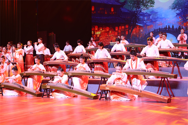 弦音裊裊展風(fēng)華   民樂聲聲頌華章(圖5)