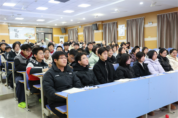 “爆破壓力，貼走煩惱！”這堂班會(huì)課，讓學(xué)生輕裝前行(圖6)