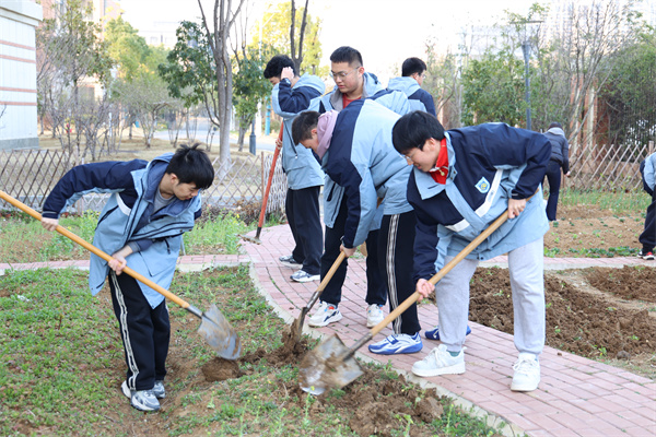 田間萬物生長時：合肥七中“耕讀教育”如何讓知識扎根大地(圖1)